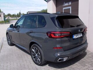 BMW X5 xDrive30d M Sports package 3.0 210kW