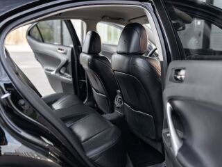 Lexus IS 220 s 2.2 130kW