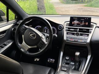 Lexus NX 300h F-Sport / Hybrid 2.5 114kW