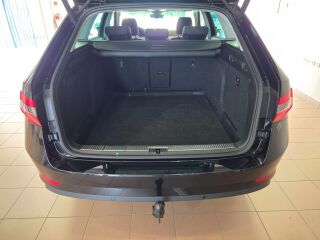 Skoda Superb Combi Ambition 2.0 TDi 110кВ