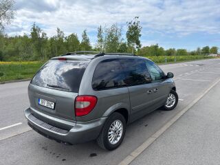 Chrysler Voyager Limited 2.8 110kW