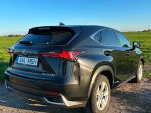 Lexus NX 300h 2.5 114kW