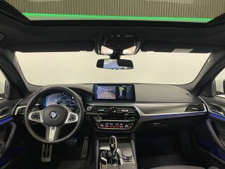 BMW 530 D xDRIVE Touring M-Sportpakett 3.0 210kW