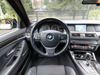BMW 523 i Touring Sport Package 3.0 R6 150кВ