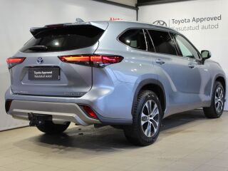 Toyota Highlander Luxury AWD 2.5 140kW