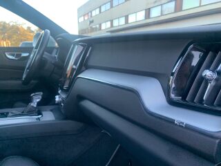 Volvo XC60 AWD R-design 2.0 140kW