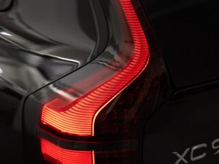 Volvo XC90 T8 AWD Ultra Dark 335кВ