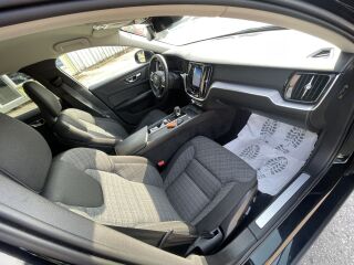 Volvo V60 MOMOENTUM BUSINESS INTELLI SAFE GEARTRONIC 2.0 R4 KERS MILD HYBRID B4 197 145kW