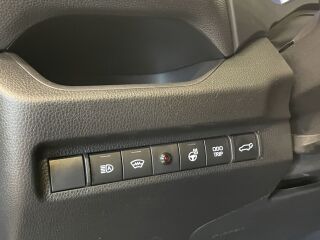 Toyota RAV4 Luxury 2.5 Hybrid 131кВ