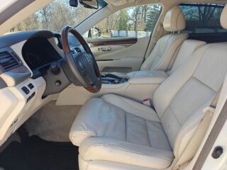 Lexus LS 600h Long Ottoman pakett 5.0 V8 290kW