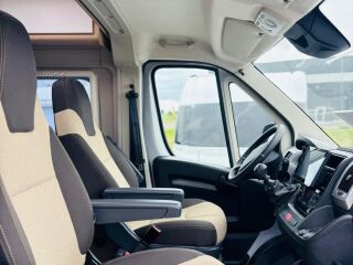 Citroen RoadCar VAN 640 2.2 HDI 121kW