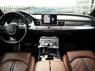 Audi S8 Plus 4.0 523кВ