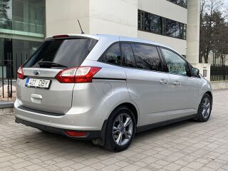 Ford Grand C-Max Titanium 1.0 74кВ