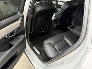 Volvo V90 Inscription Luxury Facelift MY24 2.0 B4 KERS MILD Kerghübriid 145kW
