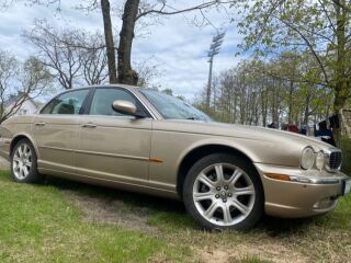 Jaguar XJ8 4.2 V8 219kW