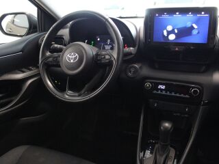 Toyota Yaris Active Plus Hybrid 1.5 68кВ
