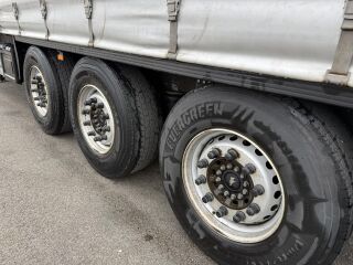 Schmitz Semitrailer Curtainsider Standard