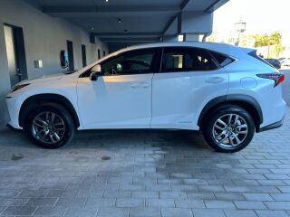 Lexus NX 300h Executive Facelift 2.5 114kW