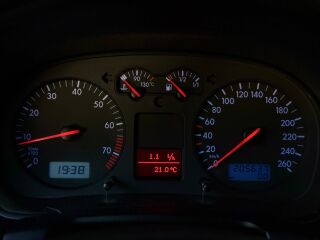 Volkswagen Golf Comfort 1.6 77кВ
