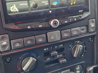 Land Rover Defender 2.4 90kW
