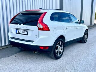 Volvo XC60 Summum AWD my2012 2.4 D3 120kW