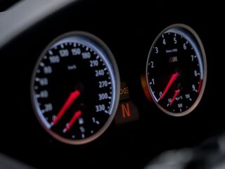 BMW M6 V10 5.0 373kW