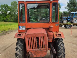 TRAKTOR T-16M kallutava kasti ja muldajaga