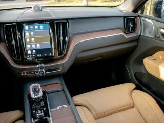 Volvo XC60 AWD B&W Ultimate DARK Intelli PRO Xenium Full 2.0 B4 KERS MHEV Kerghübriid 145kW