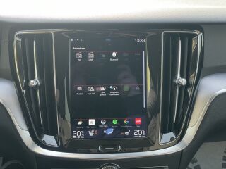 Volvo V60 MOMOENTUM BUSINESS INTELLI SAFE GEARTRONIC 2.0 R4 KERS MILD HYBRID B4 197 145kW
