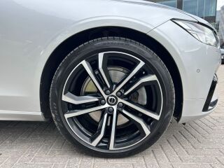 Volvo S90 T8 AWD Plug-In Hybrid 2.0 R4 288kW