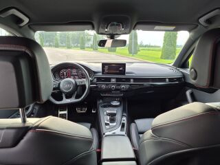 Audi A4 Black Edition TFSI 2.0 140kW