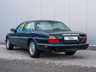 Jaguar XJ Daimler Long 4.0 V8 209kW