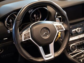 Mercedes-Benz SL 63 AMG 5.5 V8 395kW