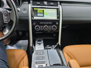 Land Rover Discovery 5 HSE TD6 Santorini Black 3.0 V6 TD6 190kW