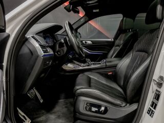 BMW X7 Individual-Sky lounge-M Paket 3.0 250kW
