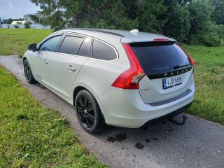 Volvo V60 D3 Momentum 2.0 R5 120кВ
