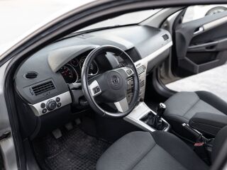 Opel Astra Elegance Facelift 1.6 85кВ
