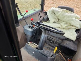 John Deere 3050