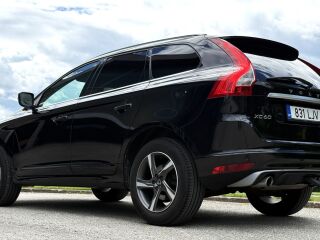 Volvo XC60 R-DESIGN FFD 140kW