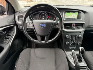 Volvo V40 Cross Country Momentum 1.6 D2 84кВ
