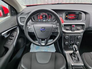 Volvo V40 Luxury Passion Red Solid 2.0 D3 110кВ