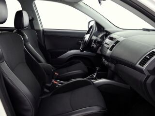 Mitsubishi Outlander Luxury Facelift ATM 2.2 Di-D 115kW