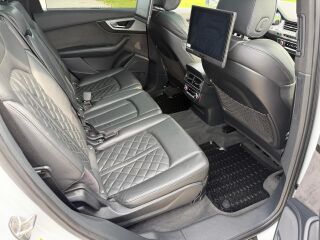 Audi SQ7 4.0 V8 320кВ