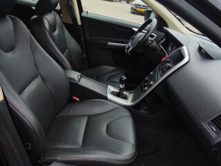 Volvo XC60 MOMENTUM 2.0 R5 120kW