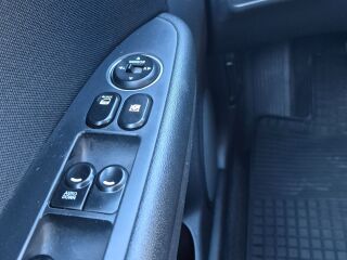 Hyundai i30 1.6 93kW