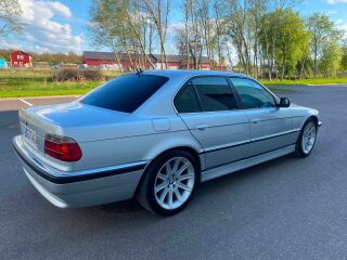 BMW 730 2.9 142kW