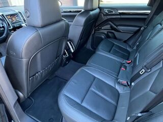 Porsche Cayenne PLATINUM EDITION 180кВ