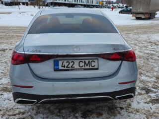 Mercedes-Benz E 220 AMG 2.0 145kW
