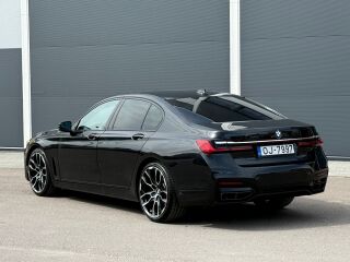 BMW 730 M-Sportpakett xDrive Facelift 3.0 195кВ