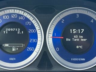 Volvo V60 Momentum R-Design Edition 2.0 R5 D3 120kW